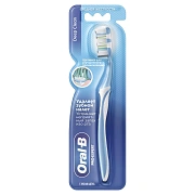 Зубная щетка Oral-B Pro-expert Deep Clean средняя