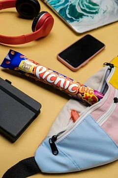 Батончик шоколадный Picnic с арахисом и карамелью, 76г