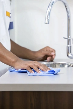 Диспенсер для полотенец с центральной вытяжкой Tellus (tork) Performance M2, 659000, бело-голубой