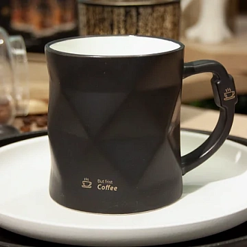 Кружка Domenik Black&White черная, 390мл