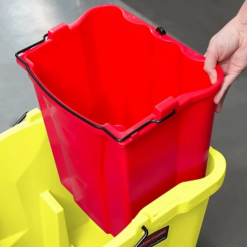Ведро Rubbermaid WaveBrake для грязной воды, красное, FG9C7400RED