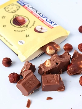 Шоколад Chikalab протеиновый молочный с фундуком, 100г