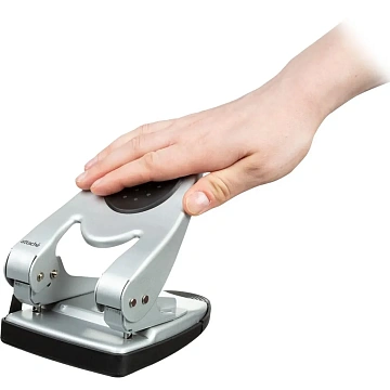 Дырокол ATTACHE 6760 до 60л., металл.,с лин.,с рез.вставкой,мощный,серебр