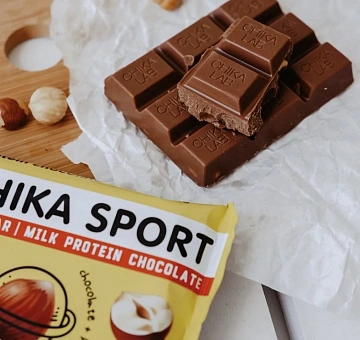 Шоколад Chikalab протеиновый молочный с фундуком, 100г