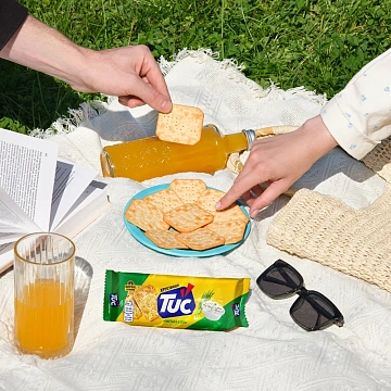 Крекер Tuc сметана/ лук, 100г