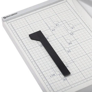 Резак сабельный BRAUBERG KATANA TSM-412, А4, на 12 л., длина реза 340 мм, металлическое основание, защитный экран, 532985