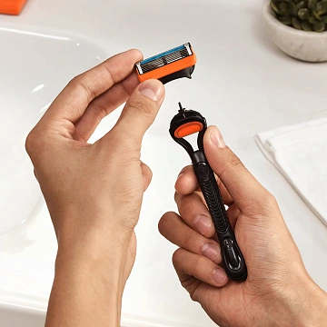 Кассеты для бритья Gillette Fusion 5, 12шт