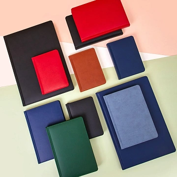 Ежедневник недатированный ATTACHE Classic А5, 140х200мм, 136л, красный