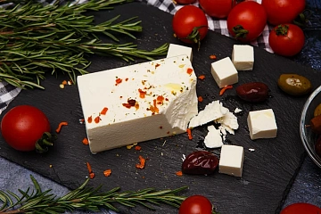 Сыр Сиртаки Classic рассольный для греческого салата, 200г